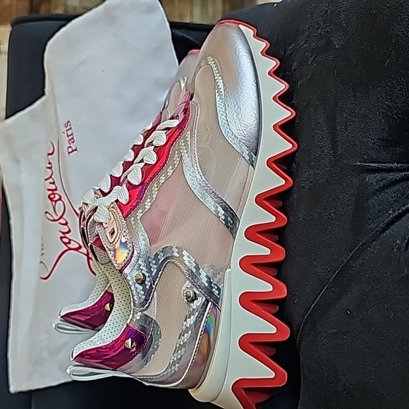 🔥 Loubi Sharks🔥 Like New Condtion - Picture 5 of 9